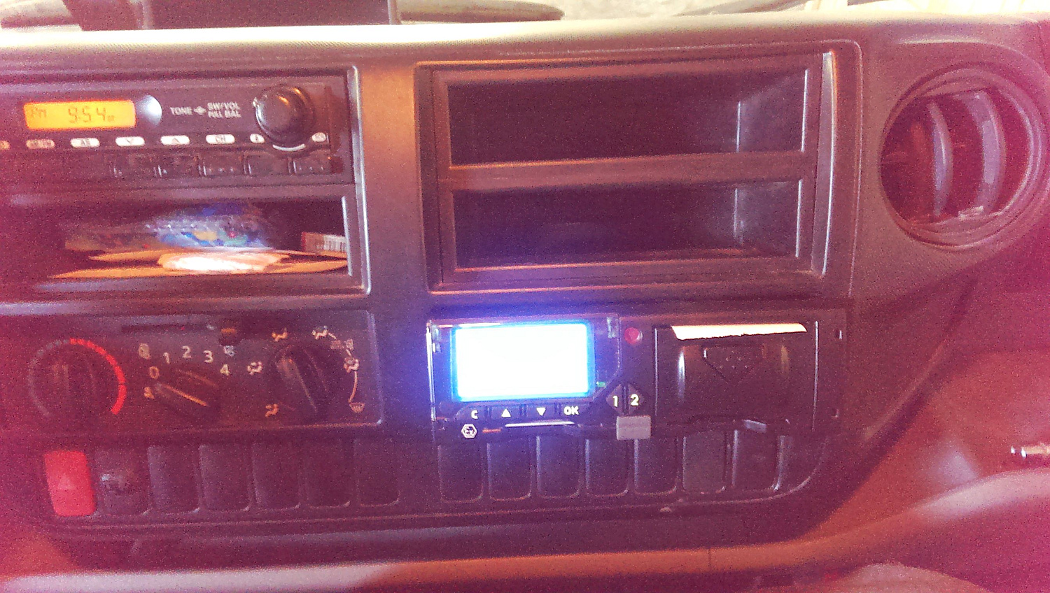 Тахограф на Hino 300